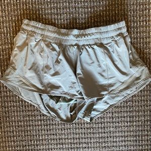COPY - Lululemon Hotty Hot II 2.5 inch Shorts